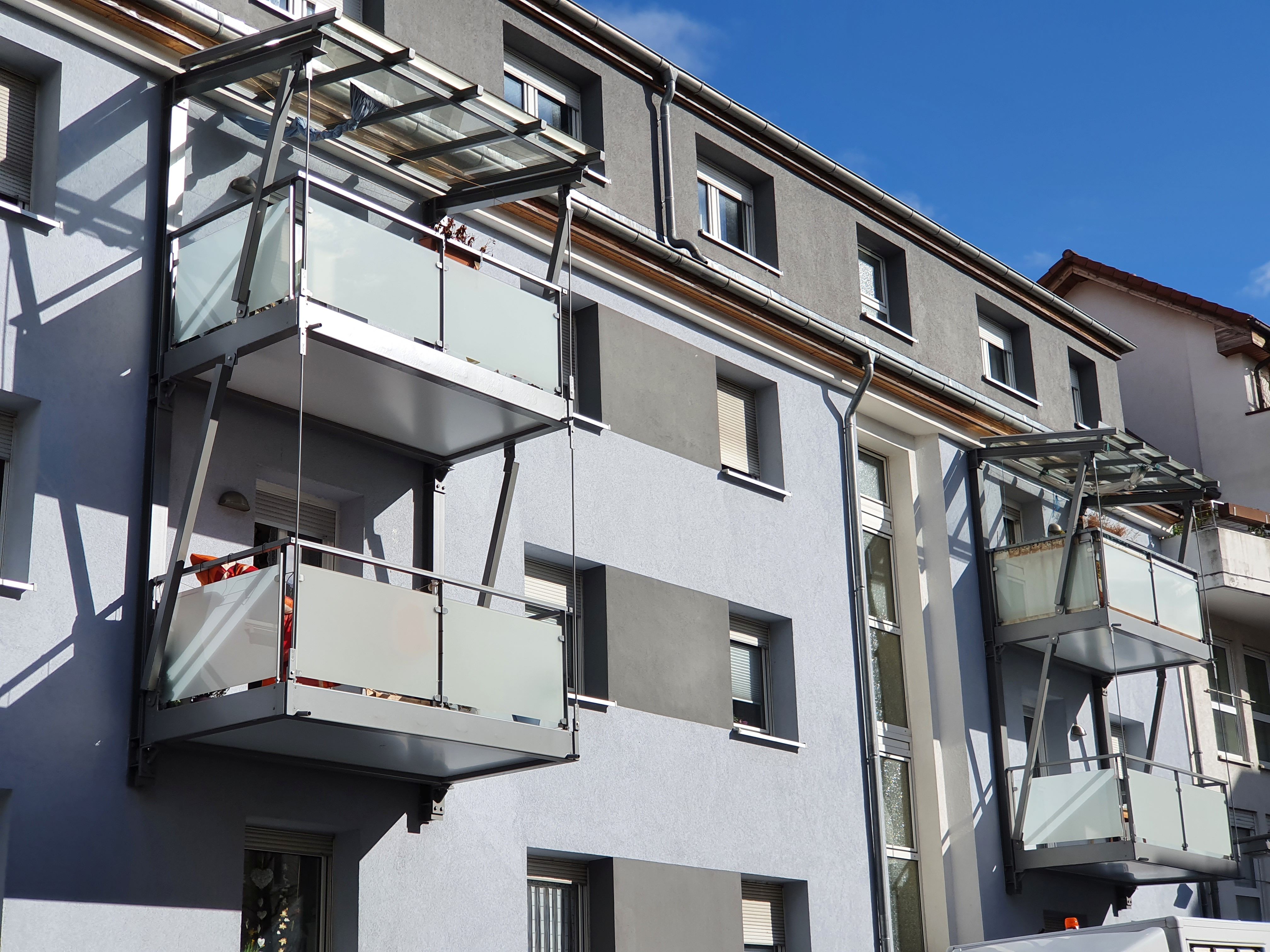 Abgehängte Balkone